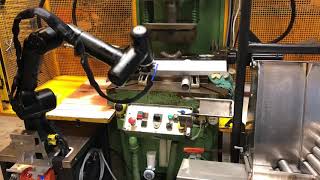 Machine tending  KASSOW ROBOTS [upl. by Bollay]