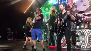 Nickelback ft Avril Lavine in HD Rockstar at The Greek [upl. by Freddy]