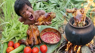 Primitive Technology  Kmeng Prey  Cooking Chicken In Clay Pot [upl. by Asylem]