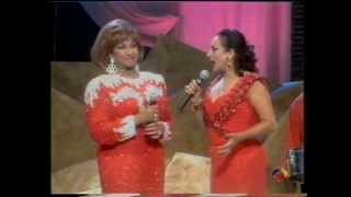 Lola Flores presenta a Celia Cruz Momento Espectacular [upl. by Milah]