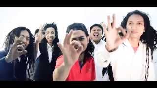 MOMONON  SEMANGAT OKE Official Music Video [upl. by Ahsienahs695]